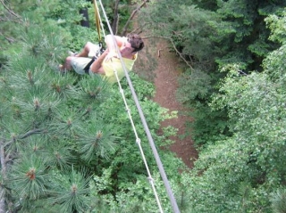  在圣艾蒂安杜布瓦的树上体验蒂罗尔血统 